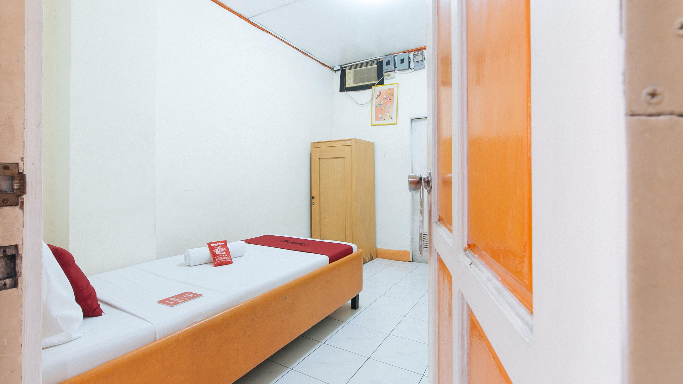 RedDoorz near East Avenue Medical Center Hotel Manilla Buitenkant foto