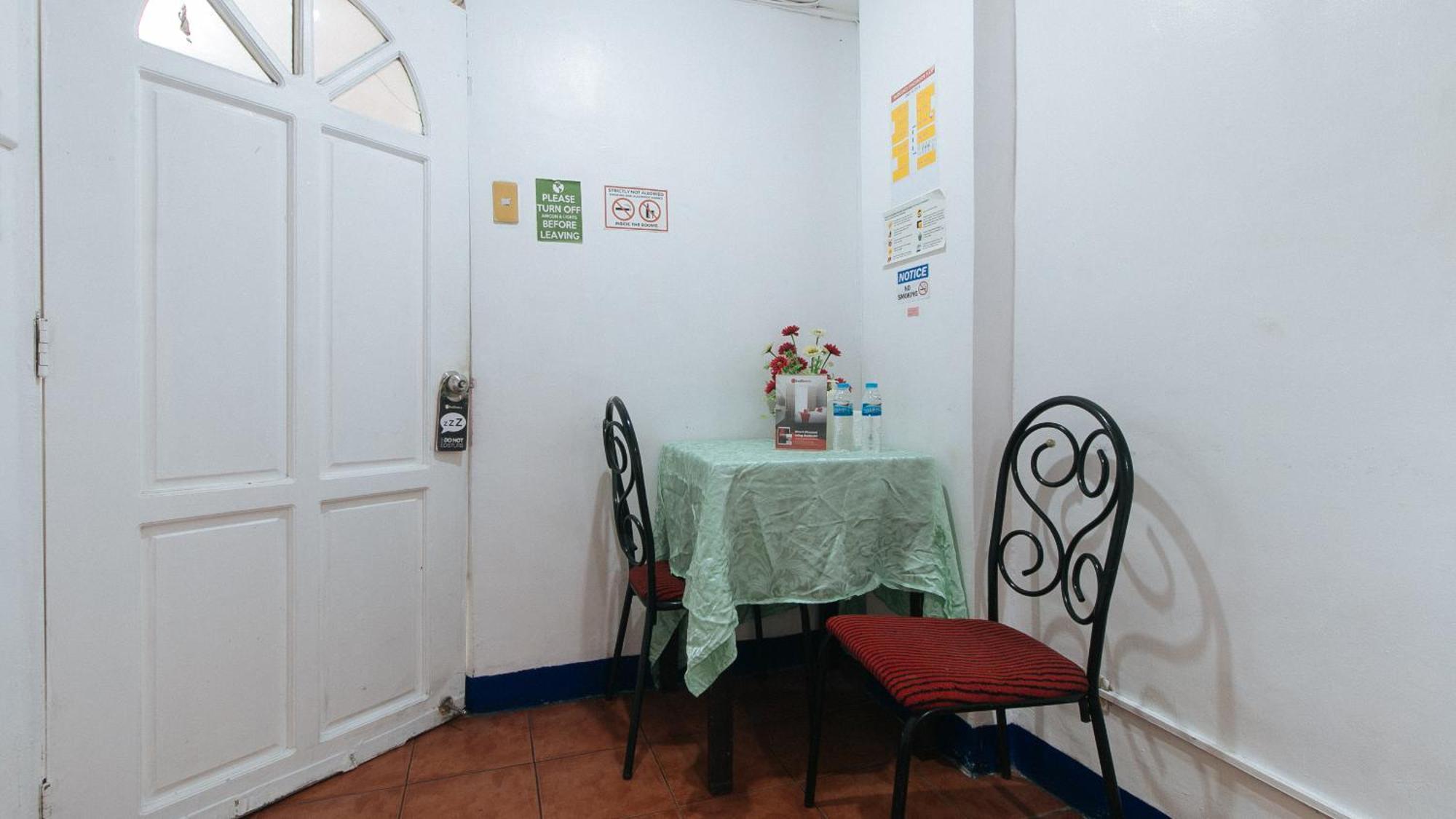 RedDoorz near East Avenue Medical Center Hotel Quezon City Buitenkant foto