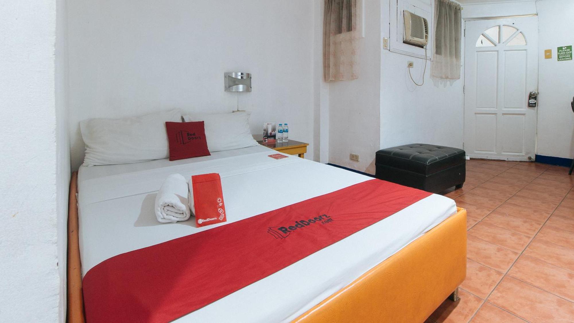 RedDoorz near East Avenue Medical Center Hotel Quezon City Buitenkant foto