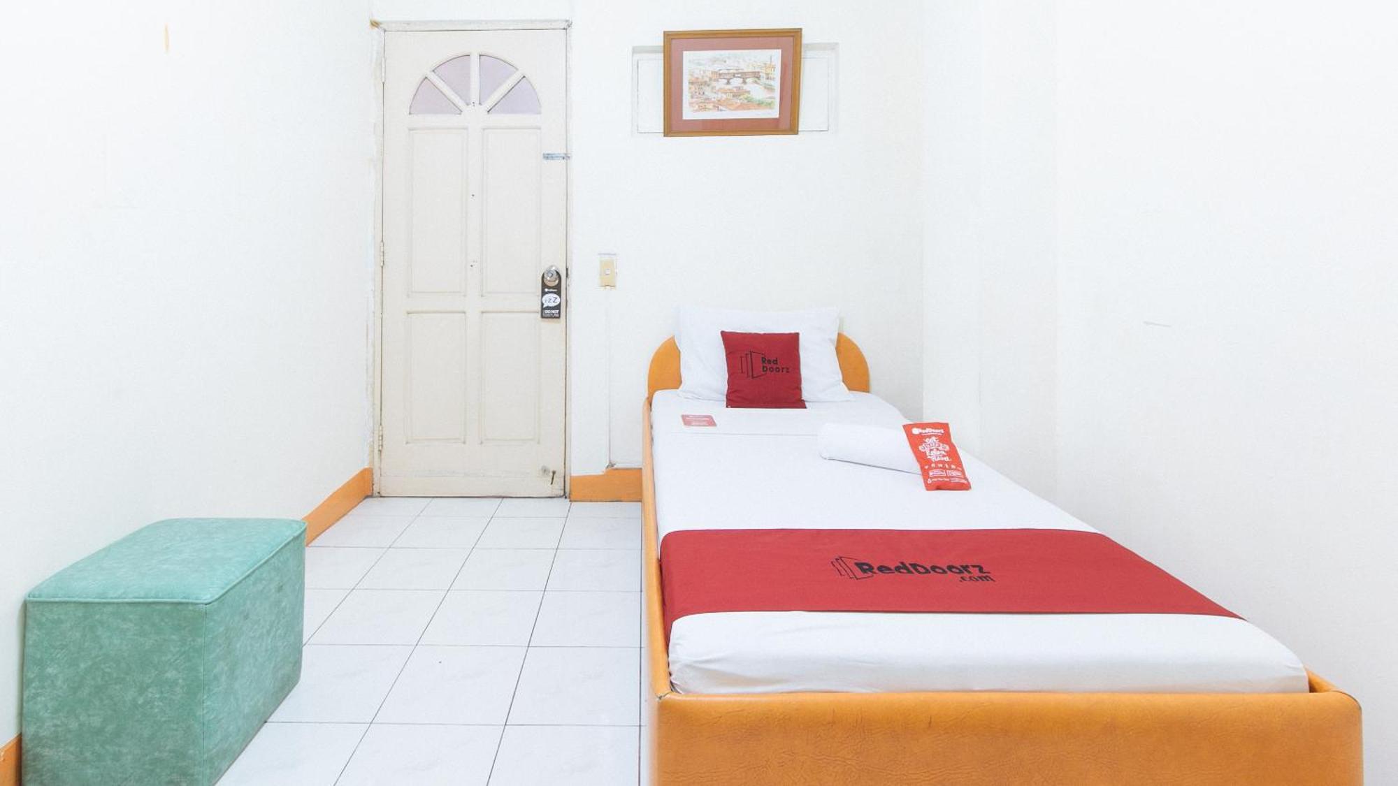 RedDoorz near East Avenue Medical Center Hotel Quezon City Buitenkant foto