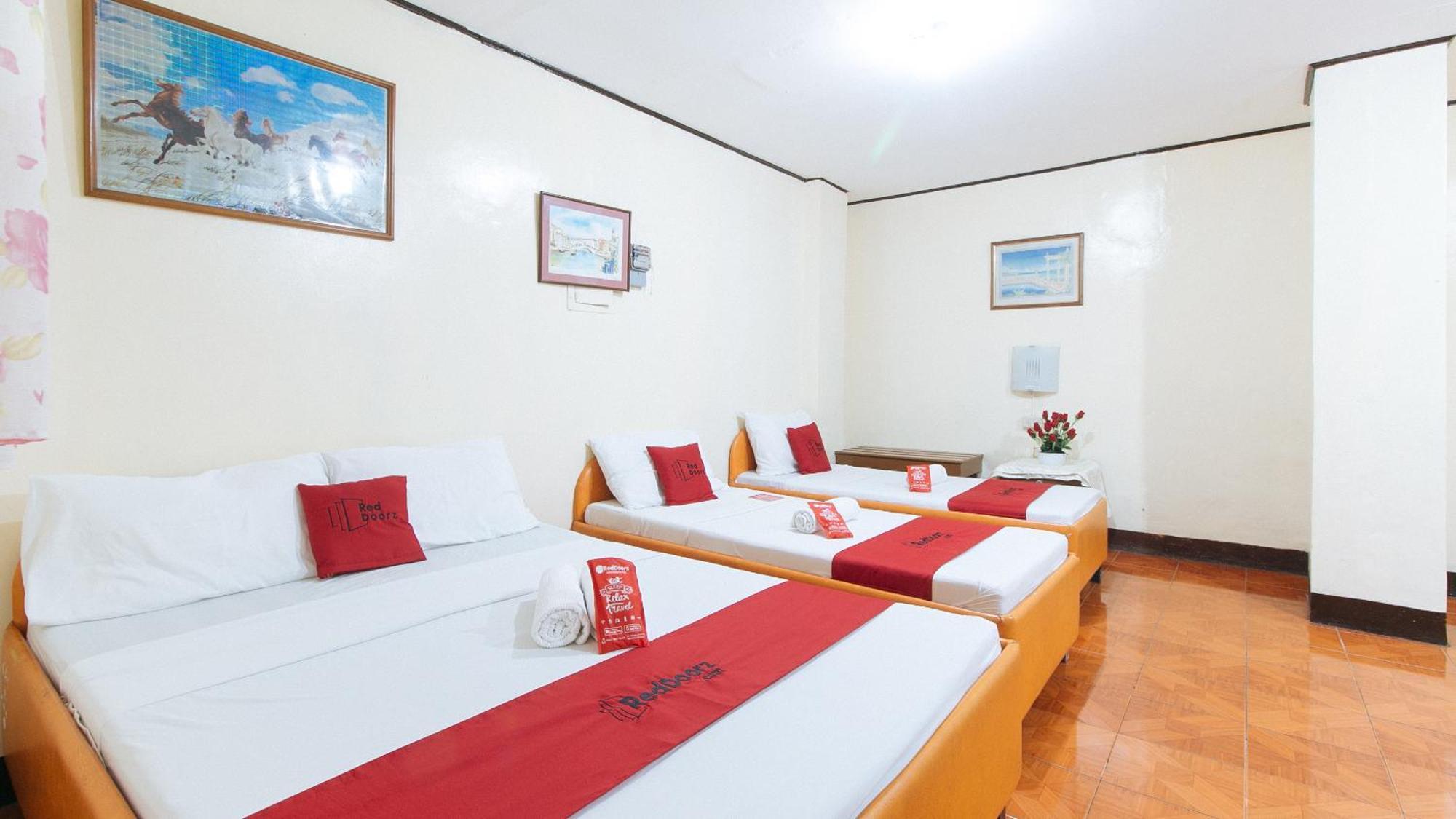 RedDoorz near East Avenue Medical Center Hotel Quezon City Buitenkant foto