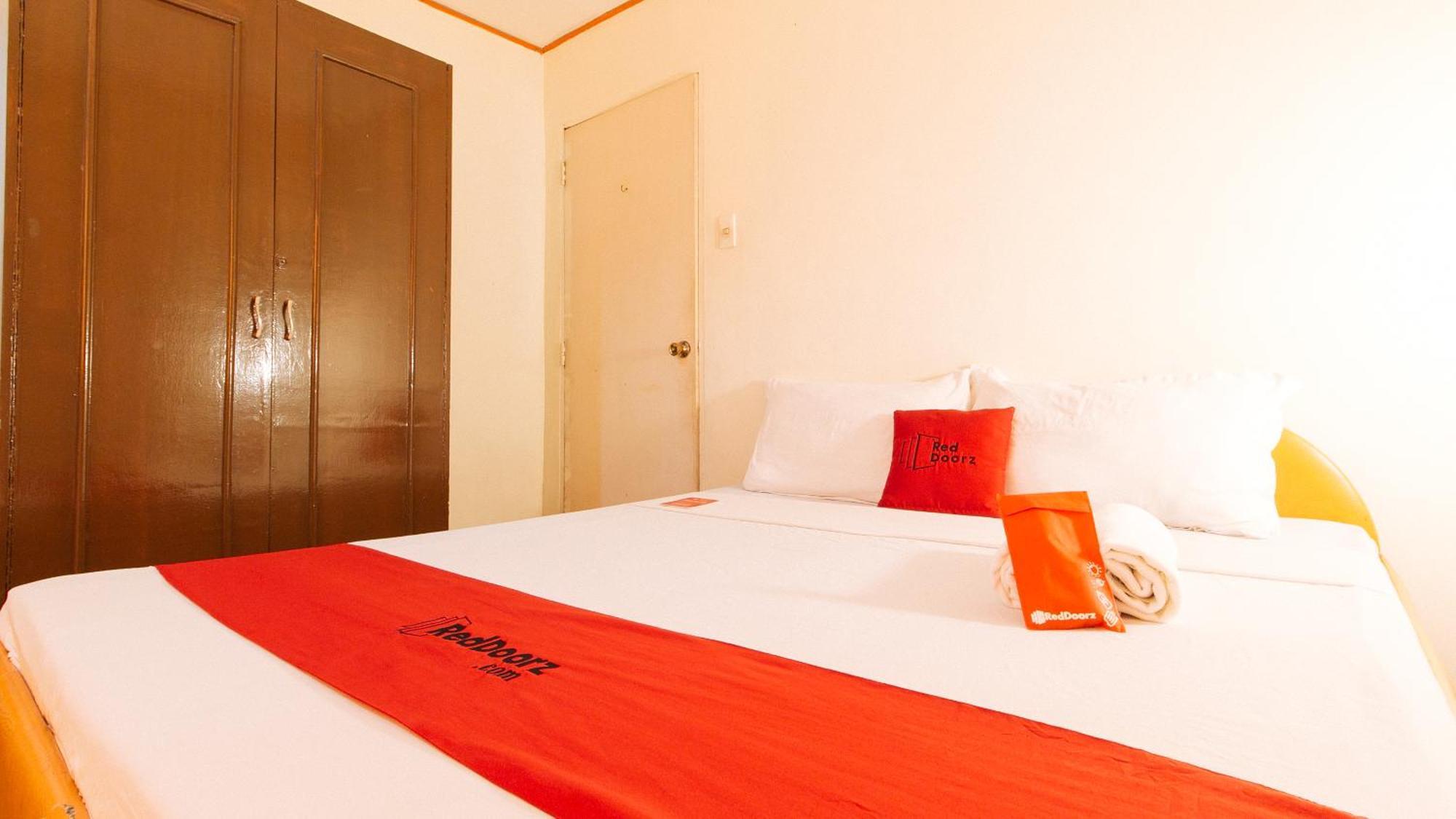 RedDoorz near East Avenue Medical Center Hotel Quezon City Buitenkant foto