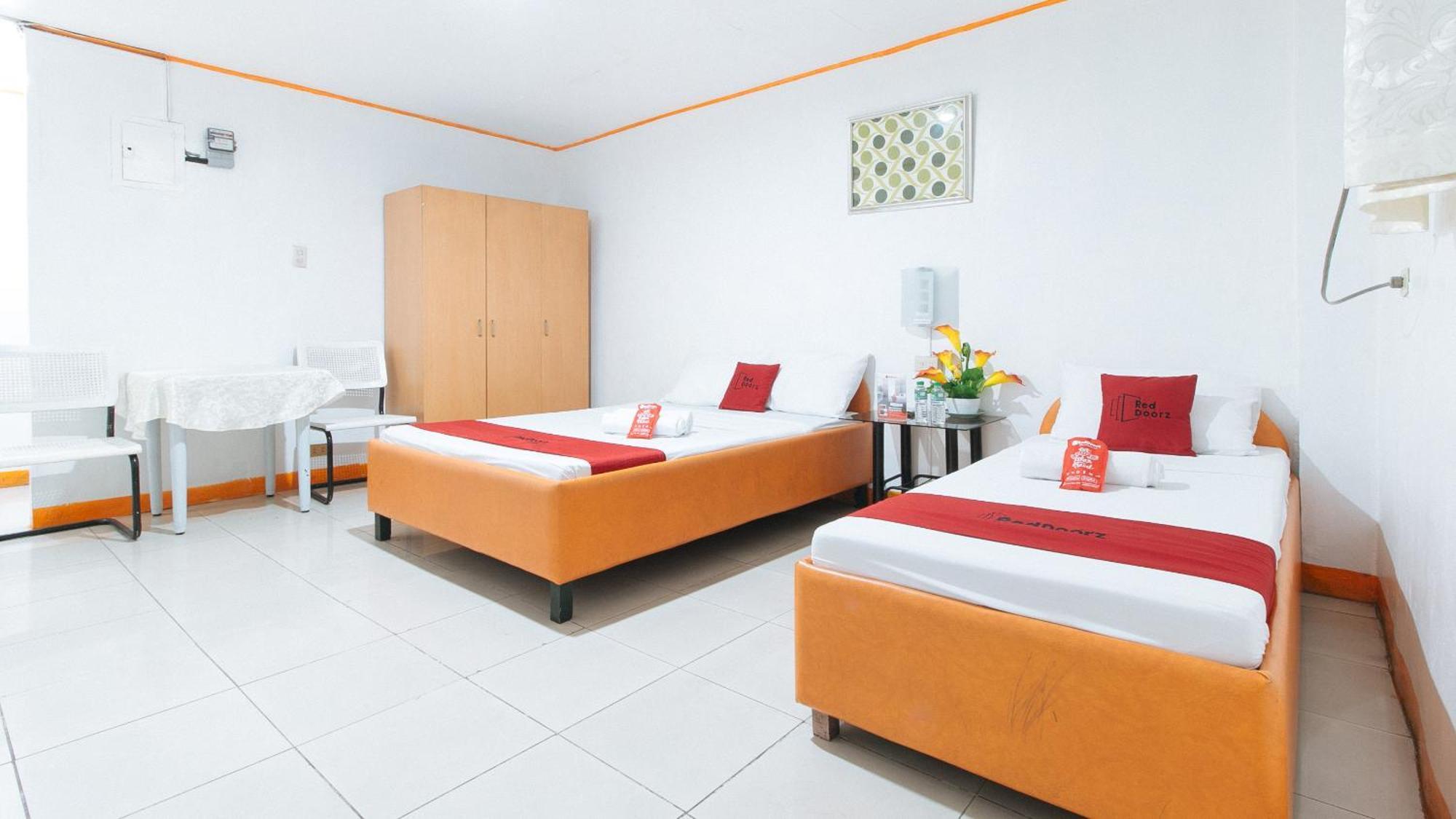 RedDoorz near East Avenue Medical Center Hotel Quezon City Buitenkant foto