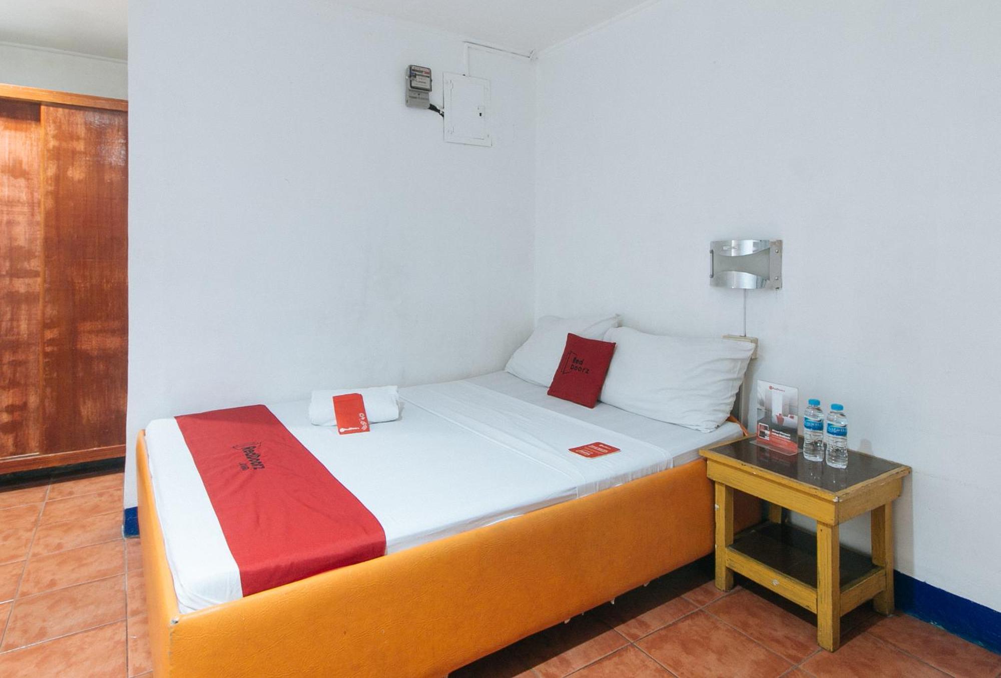 RedDoorz near East Avenue Medical Center Hotel Quezon City Buitenkant foto