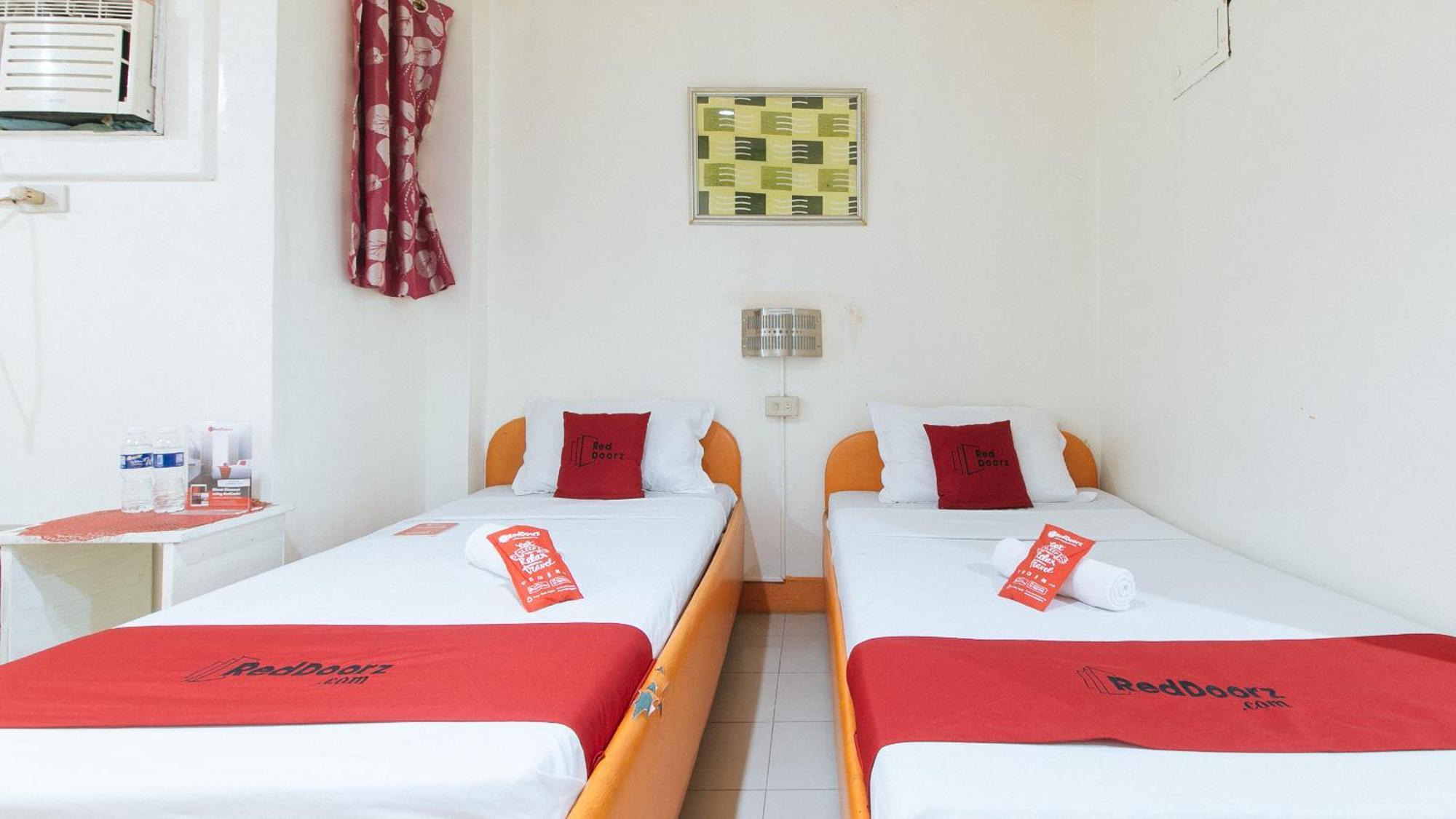 RedDoorz near East Avenue Medical Center Hotel Quezon City Buitenkant foto